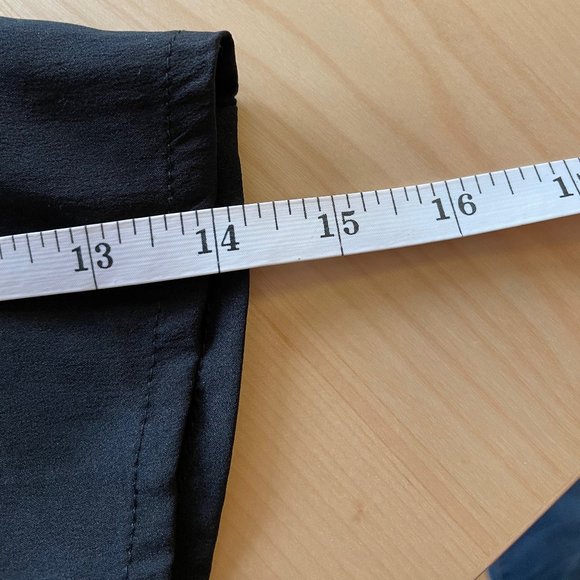 Yumi Fun Swan Print Blouse - Picture 8 of 9